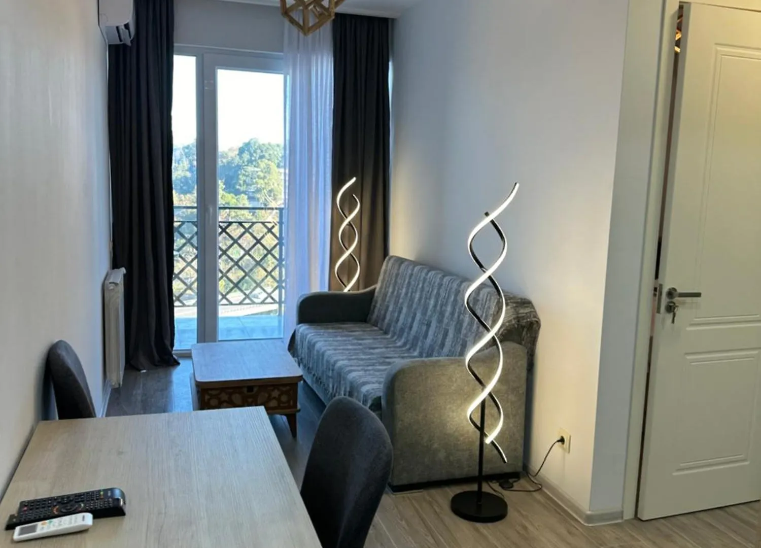 Greenhose 100 One- Bedroom Apartments Batumi Gruzja